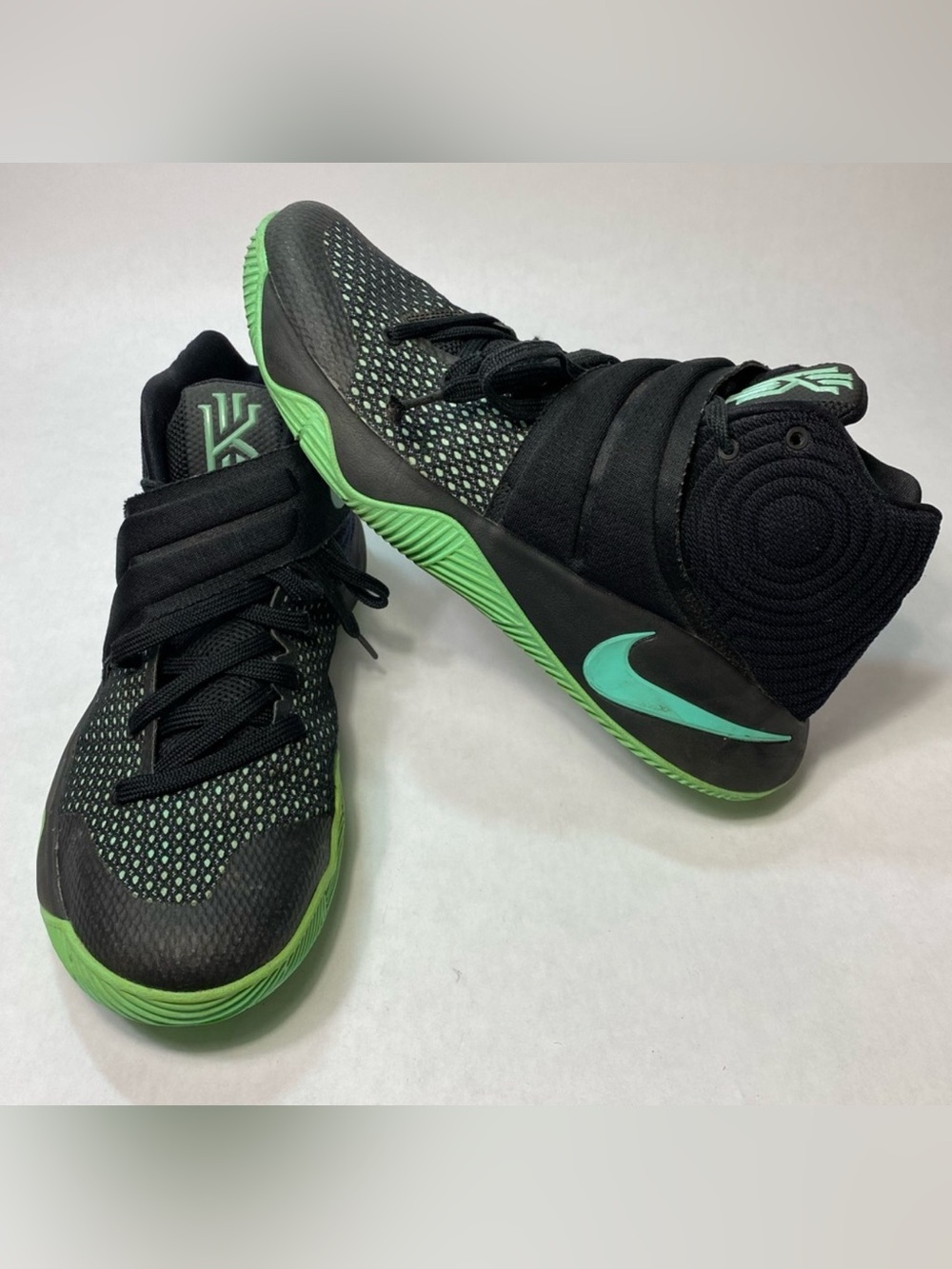 Nike Kyrie 2 Black Green Glow Men’s Basketball High Top Athletic Sneakers, 9.5
